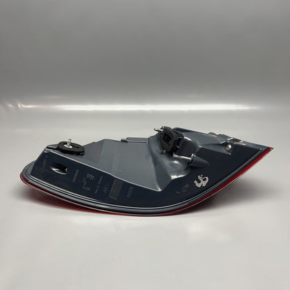 7376488 BMW 640 GT GRAN TURISMO TAIL LIGHT RIGHT PASSENGER 2018 2019 OEM 7376488