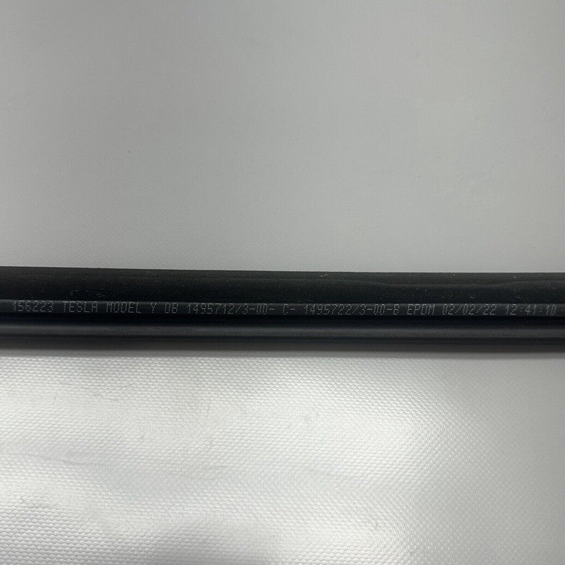 1495711-00-D TESLA MODEL Y DOOR WINDOW MOLDING RIGHT FRONT 2020 2021 22 2023 OEM 1495711-00-D