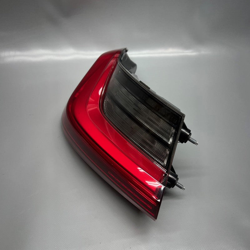 BMW 340 330 TAIL LIGHT LEFT DRIVER SEDAN  2019 2020 2021 2022 2023 OEM