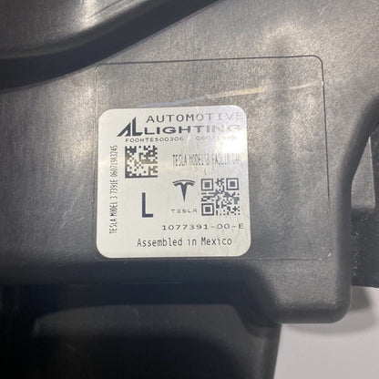 1077391-00-E TESLA MODEL 3 FOG LIGHT LEFT DRIVER 1077391-00-E 2017 2018 2019 2020 OEM 