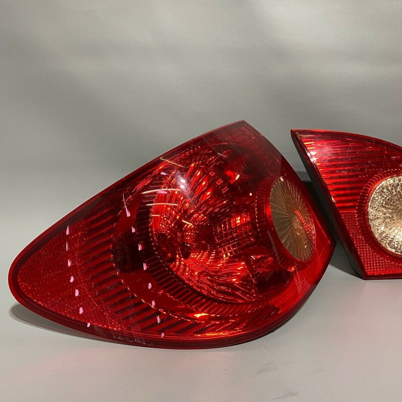 TOYOTA COROLLA TAIL LIGHT LEFT DRIVER INNER AND OUTTER 2005 2006 2007 2008 OEM