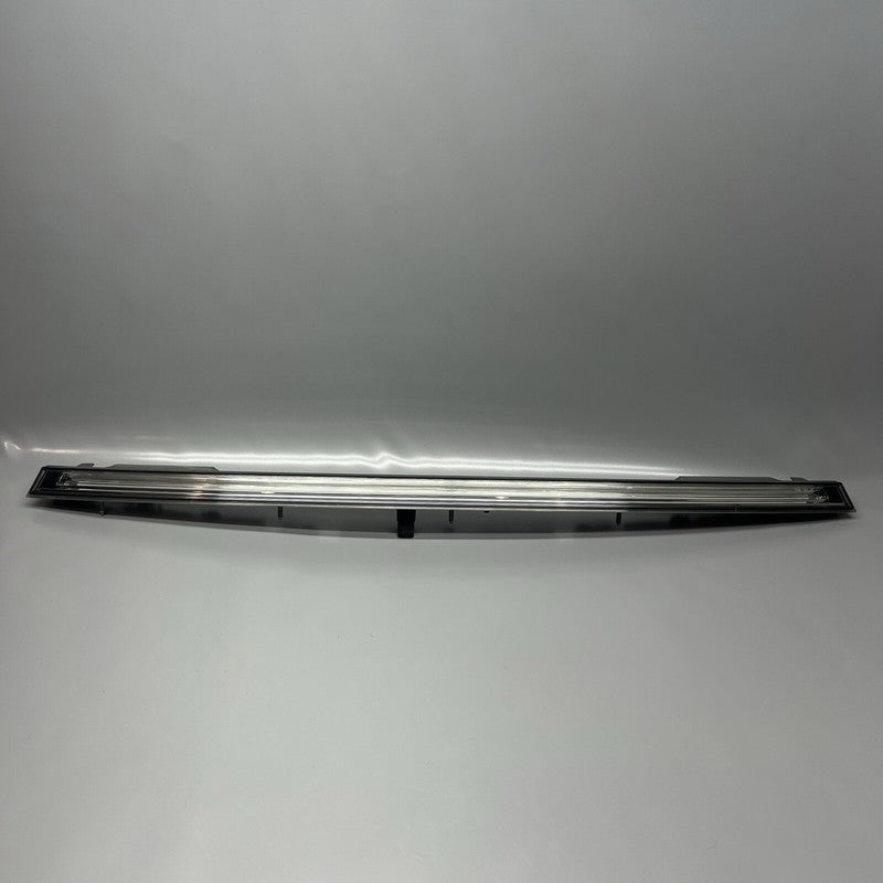 99163198900 PORSCHE 911 GT3 CENTER TAIL LIGHT TRUNK 2014 2015 2016 OEM 99163198900