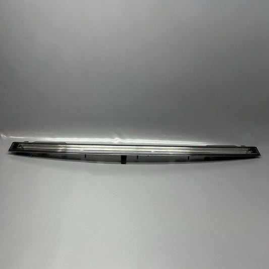 99163198900 PORSCHE 911 GT3 CENTER TAIL LIGHT TRUNK 2014 2015 2016 OEM 99163198900