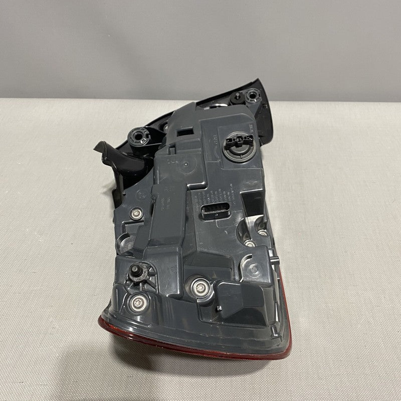 7420994 BMW 230 M2 TAIL LIGHT RIGHT PASSENGER 7420994 2018 2019 LED OEM 
