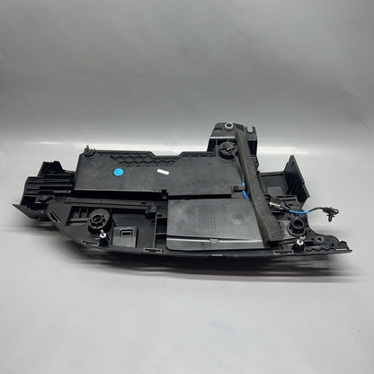 L8B3-13404-DD LAND ROVER DEFENDER TAIL LIGHT RIGHT PASSENGER 2020 2021 2022 OEM L8B3-13404-DD