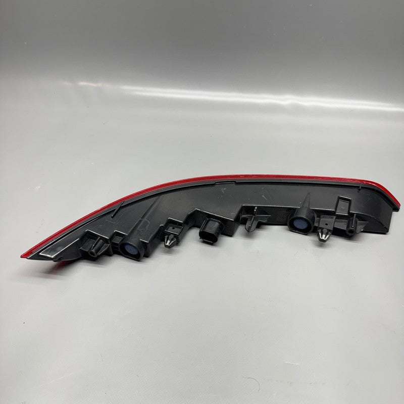 PORSCHE CAYANNE REAR BUMPER LEFT DRIVER REFLECTOR 2015 2016 7P5945701B