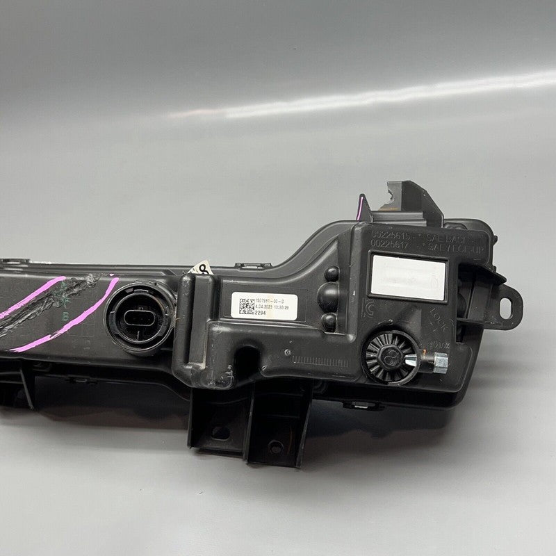 1507931-00-D TESLA MODEL Y FOG LIGHT RIGHT PASSENGER 3 PIN 2020 21 22 2023 OEM 1507931-00-D