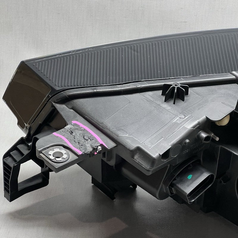 11A941036B VOLKSWAGEN ID4 HEADLIGHT RIGHT PASSENGER 2020 2021 2022 2023 LED OEM 11A941036B