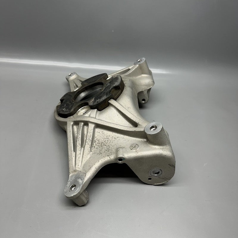 1044376-00-D TESLA MODEL Y FUCA MOUNT RIGHT FRONT 2020 2021 2022 2023 1044376-00-D