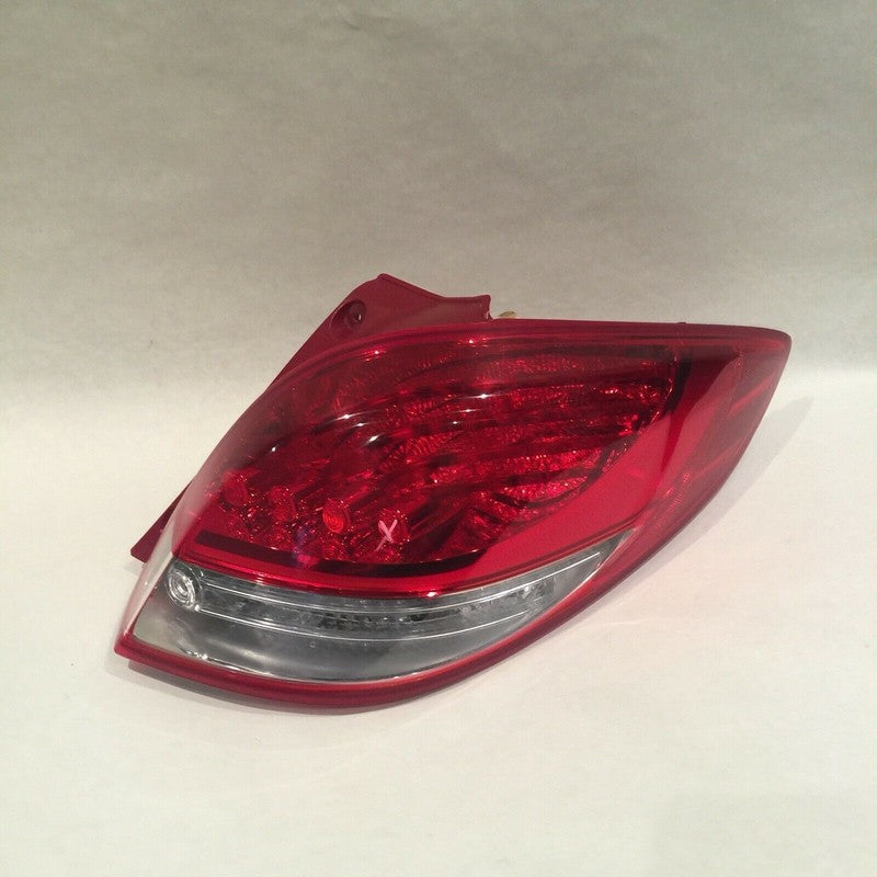HYUNDAI VOLESTER RIGHT DRIVER TAIL LIGHT 2013 2014 2015 2016 LED OEM