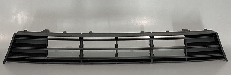 51117331724 BMW 528 GRILLE LOWER CENTER 51117331724 2014 2015 2016 OEM