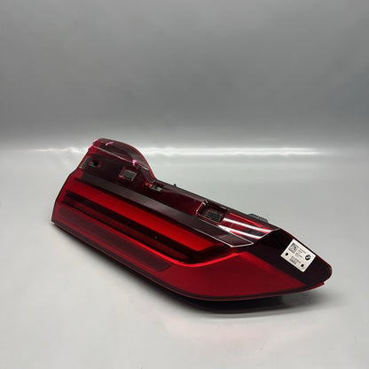 H8744229304 BMW X7 TRUNK  TAIL LIGHT LEFT DRIVER 2019 2020 2021 2022 LED OEM H8744229304