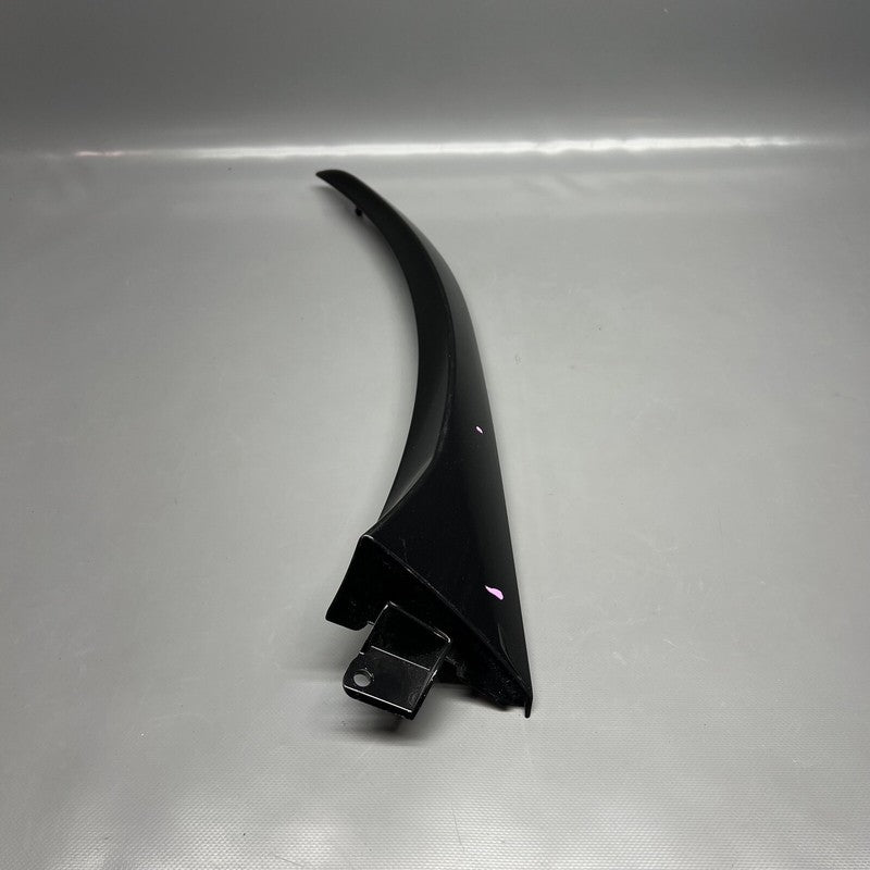 670111581 MASERATI LEVANTE TAILGATE BACKDOOR SPOILER LEFT 2017 18 19 2020 OEM 670111581