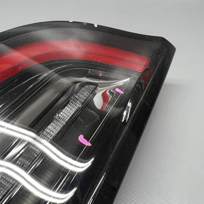 1502088-00-B TESLA MODEL Y LIFTGATE TAIL LIGHT LEFT DRIVER 2020 21 22 2023 OEM 1502088-00-B