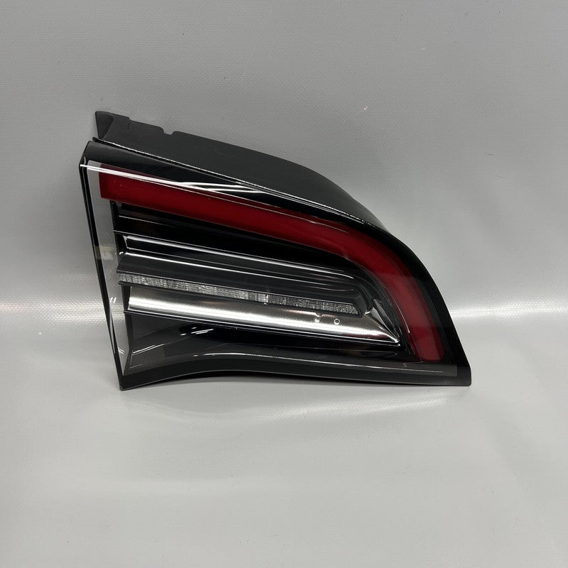 1077401-00-G TESLA MODEL 3 Y TAIL LIGHT TRUNK LEFT DRIVER 2018 19 20 21 2022 OEM 1077401-00-G