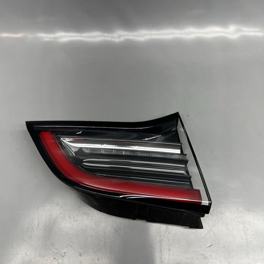1502088-00-B TESLA MODEL Y TAIL LIGHT TRUNK LEFT DRIVER 2021 2022 2023 2024 OEM 1502088-00-B