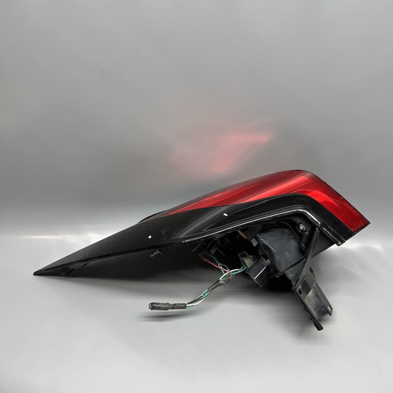 RAV 4 TOYOTA RAV 4 TAIL LIGHT RIGHT PASSENGER 2019 2020 2021 2022 OEM 