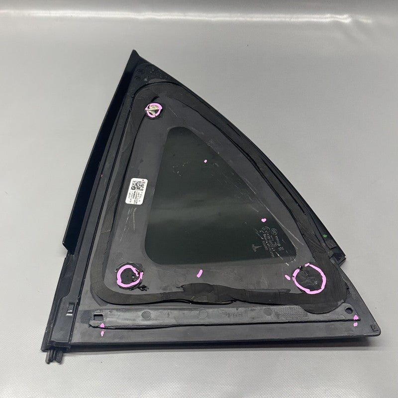 1495741-00-E TESLA MODEL Y QUARTER GLASS RIGHT REAR 2020 2021 2022 2023 OEM 1495741-00-E