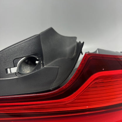 7420994 BMW M2 230 TAIL LIGHT RIGHT PASSENGER 2018 2019 2020 2021 OEM 7420994