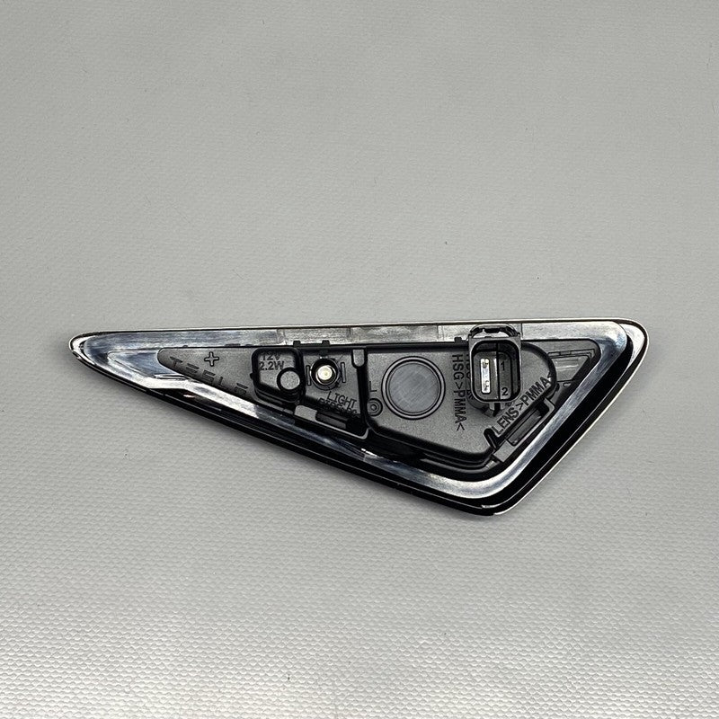 1642010-00-A TESLA MODEL Y FENDER MARKER CAMERA LEFT DRIVER 2020 2021 2022 2023 OEM