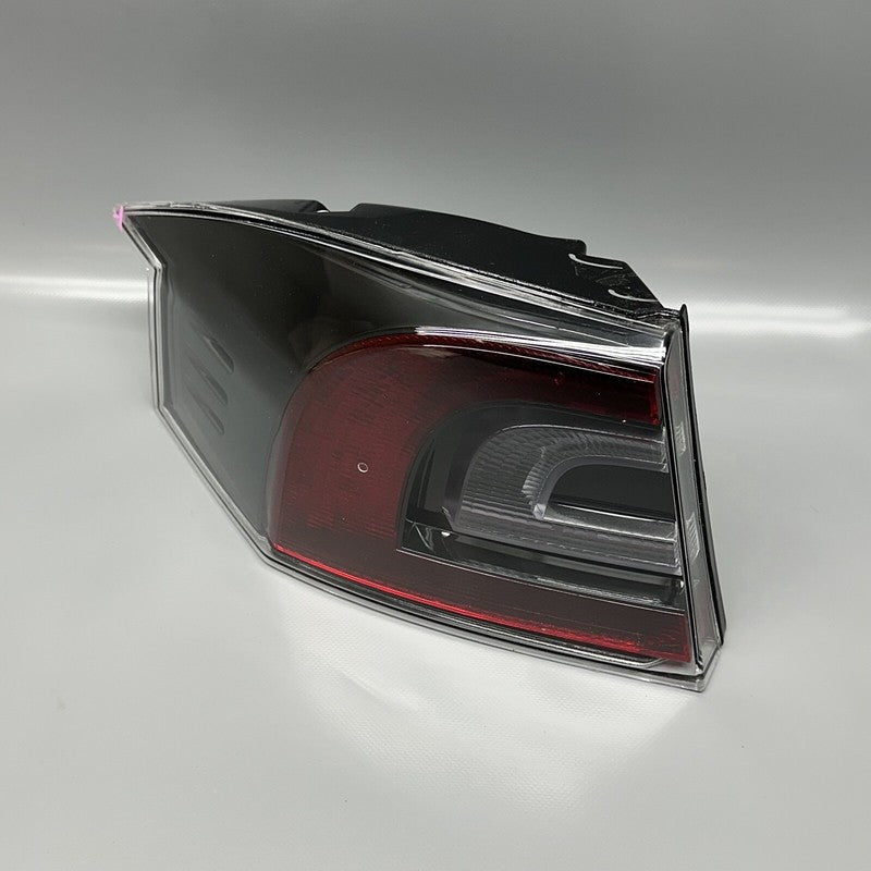 1077398-00-H TESLA MODEL S TAIL LIGHT LEFT 2016 2017 2018 2019 2020 2021 6005918-00-G DAMAGED