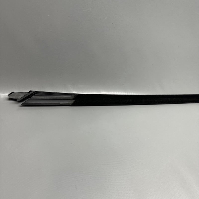 99153708601 PORSCHE 911 CAYMAN 718 DOOR MOLDING RIGHT FRONT 2017-2023 OEM 99153708601