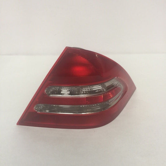 2038201064 MERCEDES BENZ C230 C320 TAIL LIGHT RIGHT PASSENGER 2001 2002 2003 2004 OEM