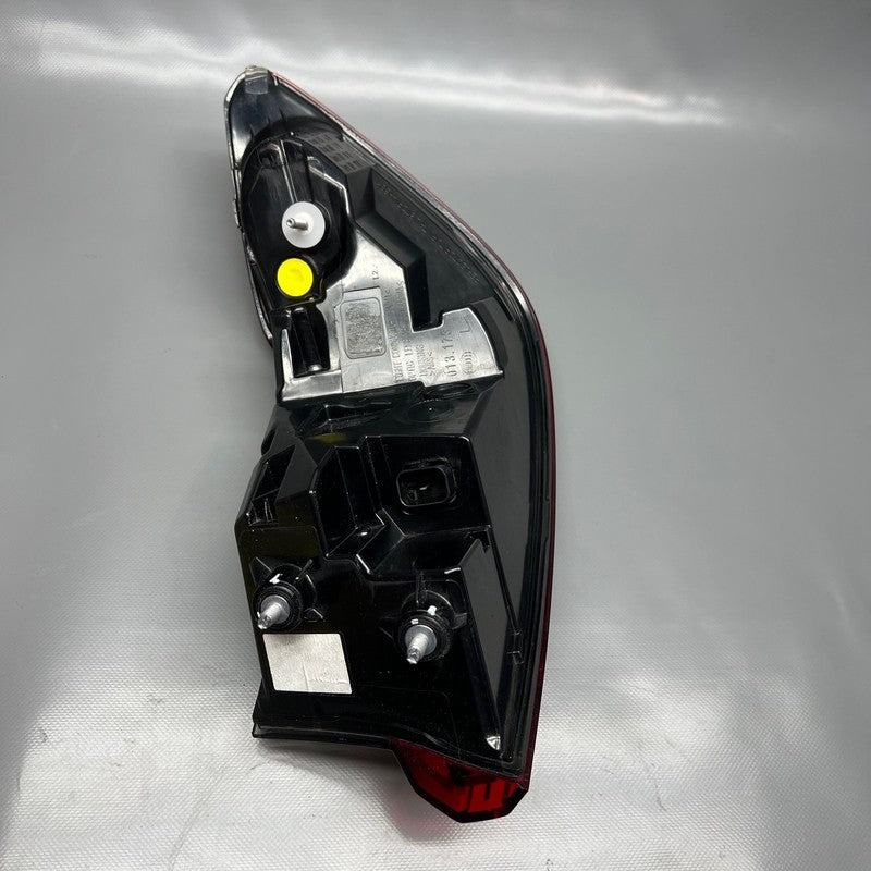 BMW 340 330 TAIL LIGHT LEFT DRIVER SEDAN  2019 2020 2021 2022 2023 OEM