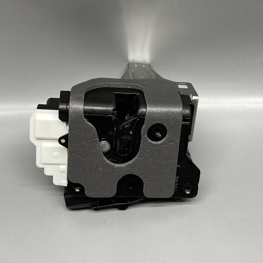 LR082226 / FX23-2A451-AB LAND ROVER DEFENDER LEFT REAR DOOR LOCK LATCH 2020 2021 2022 2023 OEM LR070433