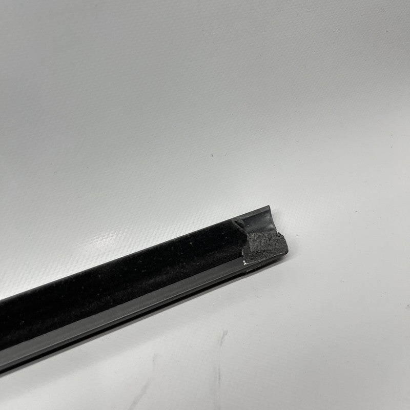 5GM837477B VOLKSWAGEN GOLF GTI DOOR WINDOW BELT LEFT FRONT 2015 16 17 18 2019 5GM837477B
