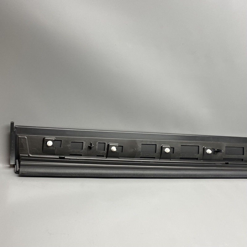9Y0837096 PORSCHE CAYENNE DOOR MOLDING RIGHT LOWER FRONT 2019 2020 2021 OEM 9Y0837096