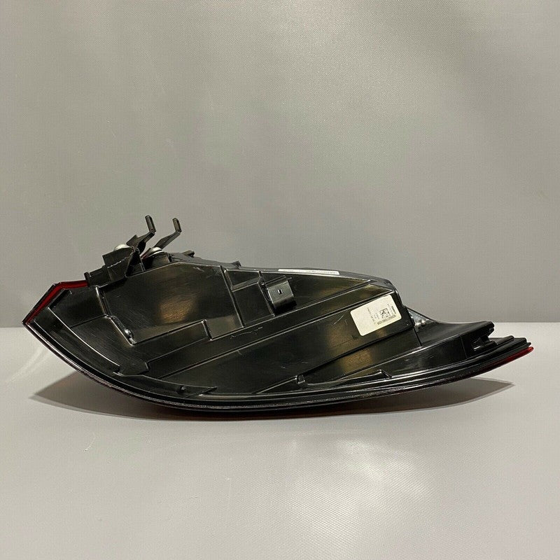 95863106131 PORSCHE CAYENNE TURBO GTS TAIL LIGHT LEFT DRIVER 95863106131 2015 2016 2017 OEM