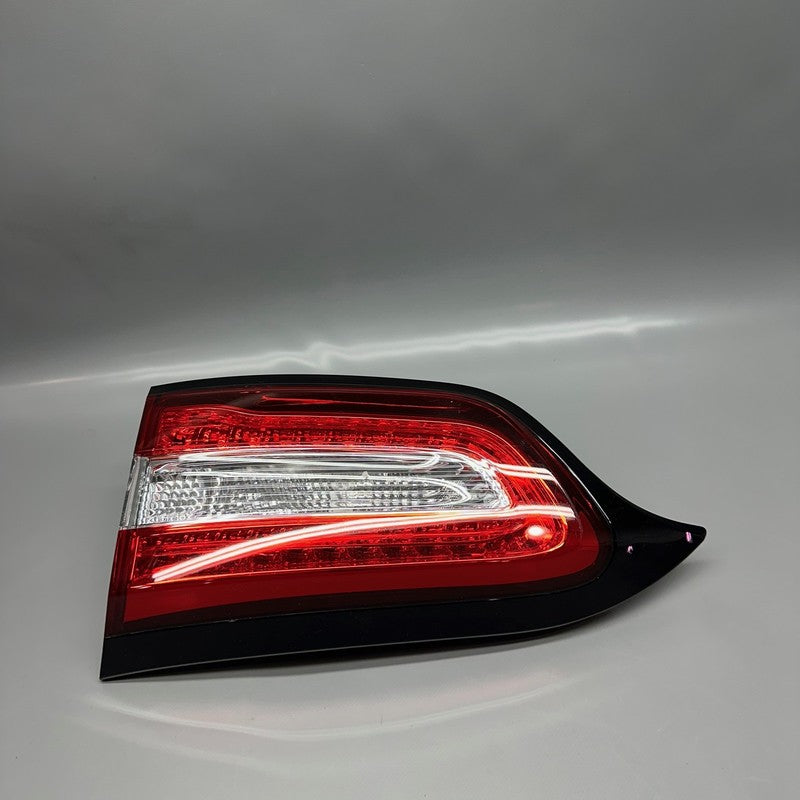 JEEP CHEROKEE TAIL LIGHT INNER RIGHT PASSENGER  2014 2015 2016 2017 20