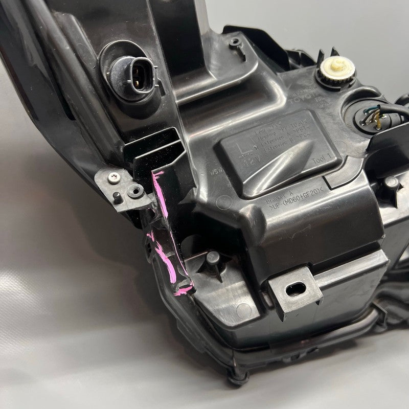TOYOTA CAMRY HEADLIGHT LEFT DRIVER 2018 2019 2020 OEM