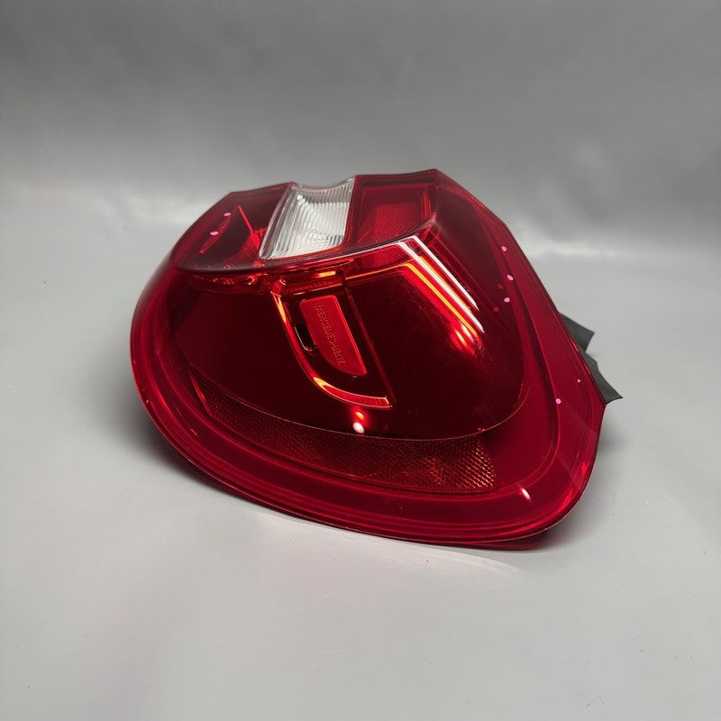 MERCEDES BENZ GLA250 TAIL LIGHT RIGHT PASSENGER 2015-2017 2018 2019 20