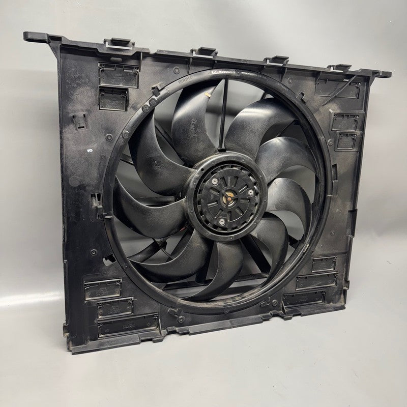 8619626 BMW 530 RADIATOR FAN 540 2016 2017 2018 2019 2020 OEM 8619626