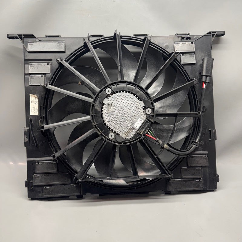 8677740 BMW 740 RADIATOR FAN 530 540  2016 2017 2018 2019 OEM 8677740