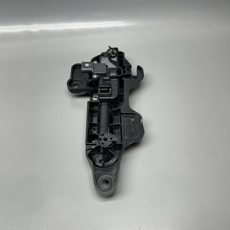 1528114-00-D TESLA MODEL Y DOOR HANDLE LEFT DRIVER 2020 2021 2022 2023 1528114-00-D OEM