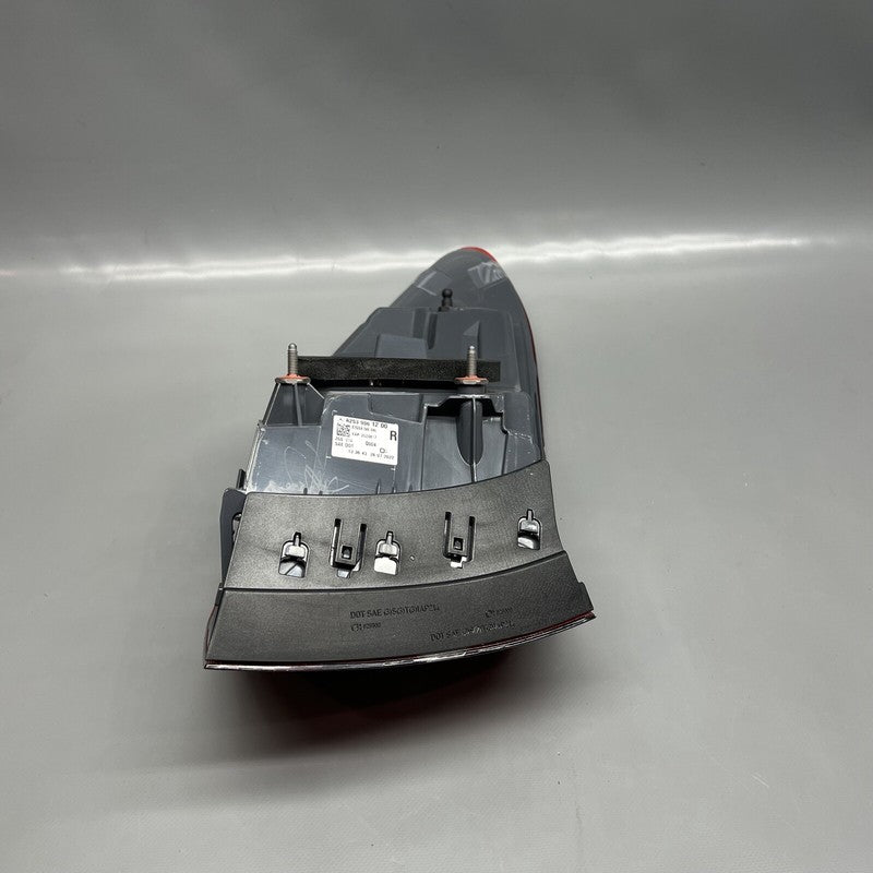 A2539061200 MERCEDES BENZ GLC300 TAIL LIGHT RIGHT PASSENGER 2016 17 18 2019 LED A2539061200