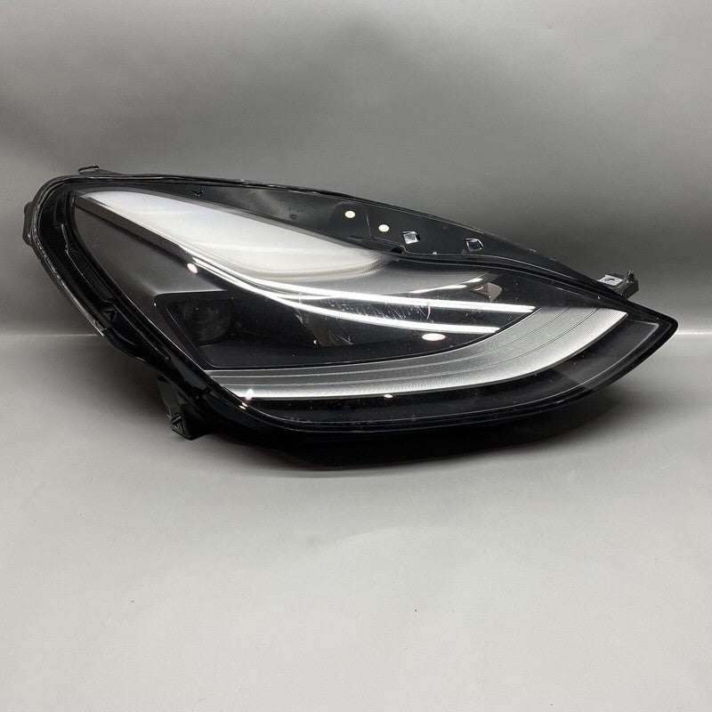 1077371-00-L TESLA MODEL 3 Y HEADLIGHT RIGHT PASSENGER LED 2021 2022 2023 OEM 1514953-00-C