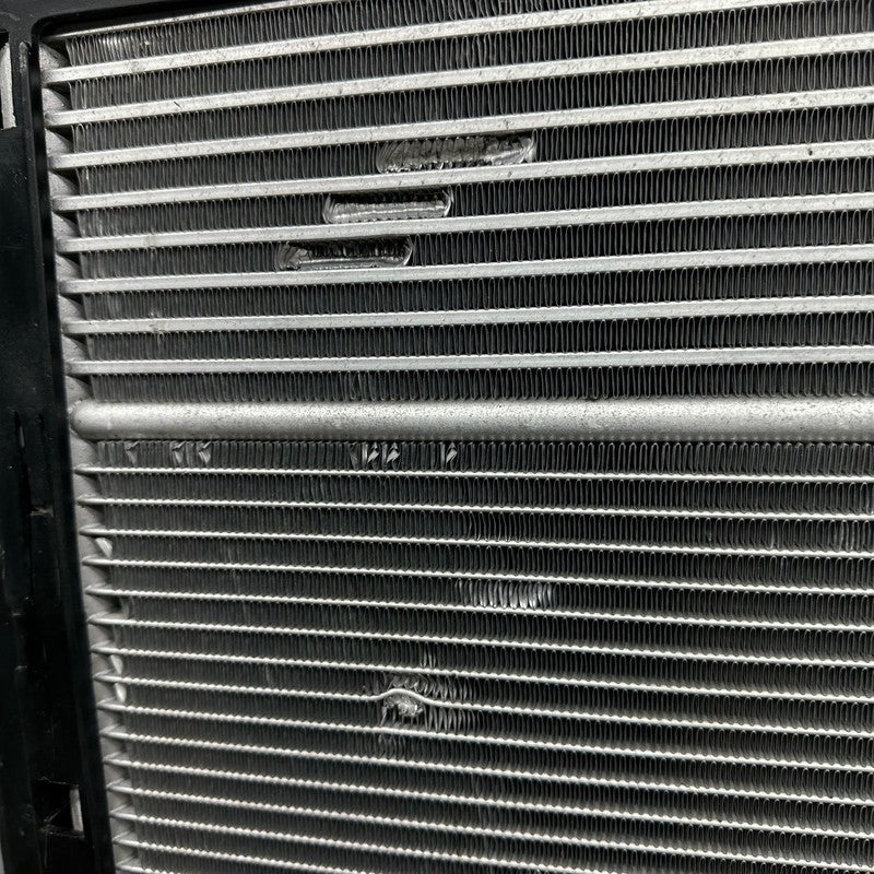A0999064000 MERCEDES BENZ GL450 GL550 COOLING RADIATOR 2013-2015 2016 2017 2018 2019 OEM