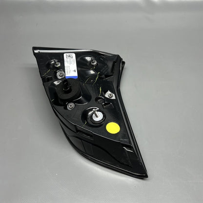 1502088-00-B TESLA MODEL Y TAIL LIGHT TRUNK LEFT DRIVER 2020 21 22 23 2024 1502088-00-B