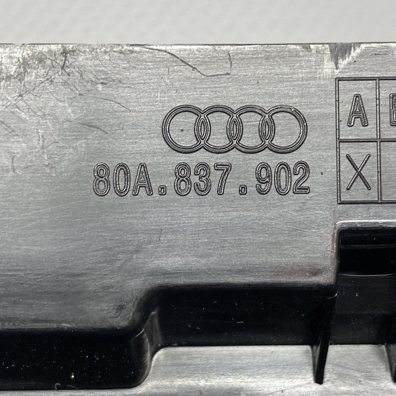 80A837902 AUDI Q5 DOOR APPLIQUE TRIM RIGHT 80A837902 2018 2019 2020 2021 OEM