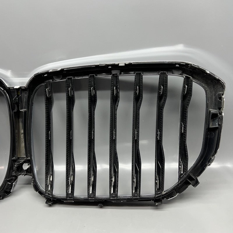 7454887 BMW X5 GRILLE G05 2019 2020 2021 OEM 7454887