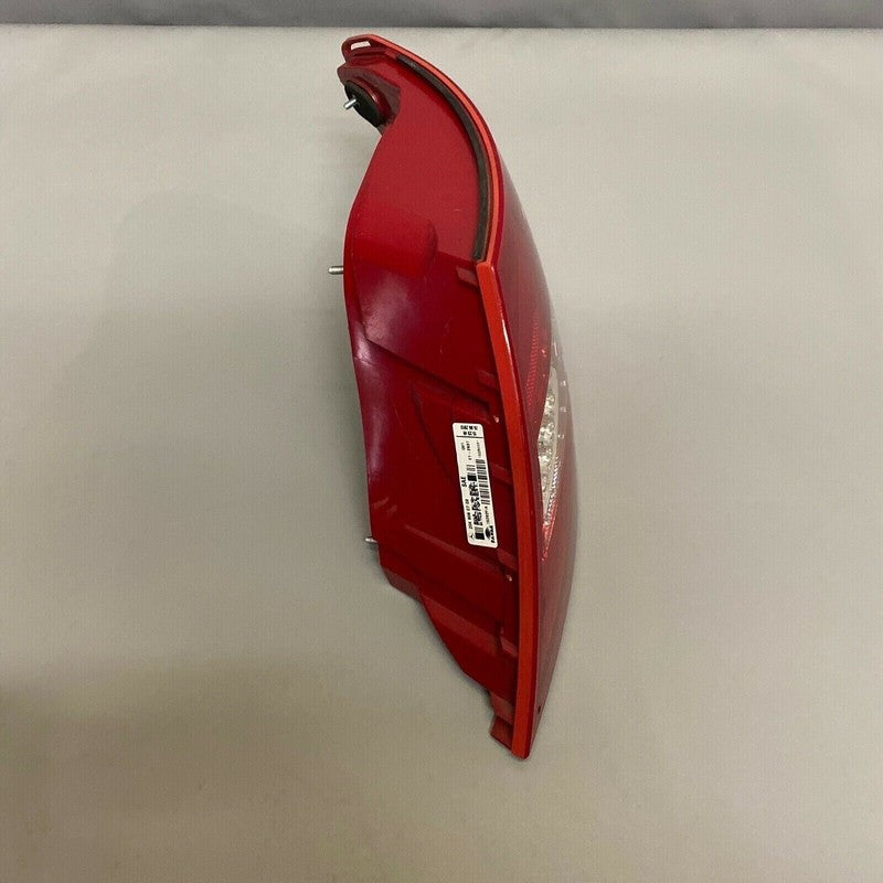 2049060703 MERCEDES BENZ C250 TAIL LIGHT RIGHT PASSENGER SIDE 2012 2013 2014 W204 LED OEM