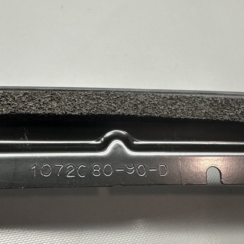 1073247-S0-B TESLA MODEL X FALCON CANTRAIL SEAL RIGHT REAR 2016 17 18 19 2020 1073247-S0-B