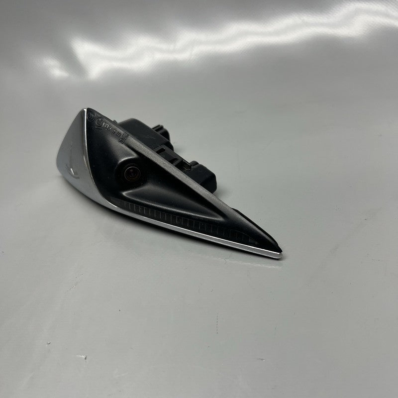 1034345-20-B TESLA MODEL X FENDER CAMERA MARKER RIGHT 2016 2017 2018 2019 2020 1034345-20-B