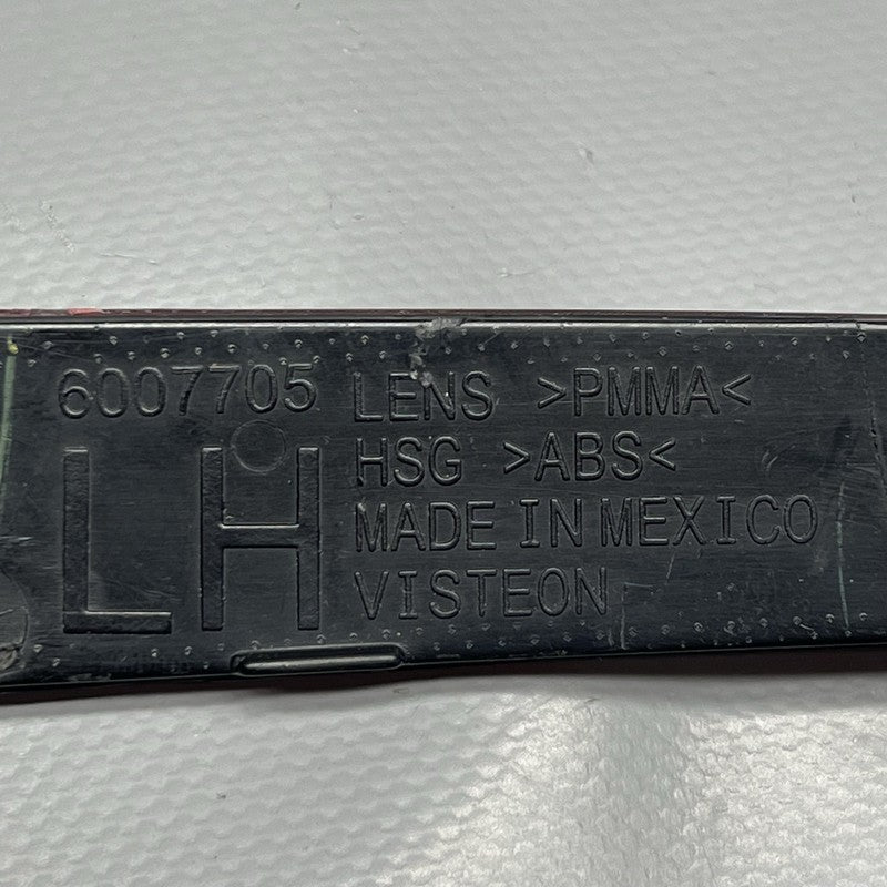 6007705-00-C TESLA MODEL S REAR BUMPER REFLECTOR LEFT DRIVER 2016 2017 2018 2019 2020 OEM