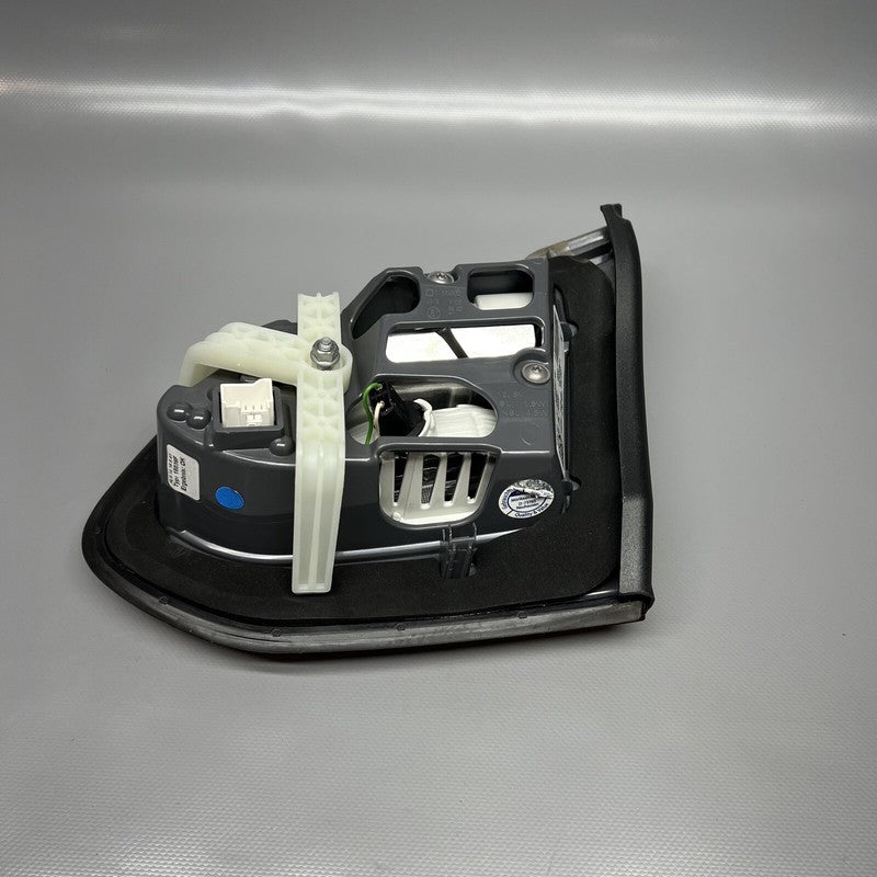 A2059061702 MERCEDES BENZ C300 WAGON TRUNK TAIL LIGHT LEFT DRIVER 2015 2016 2017 2018 OEM