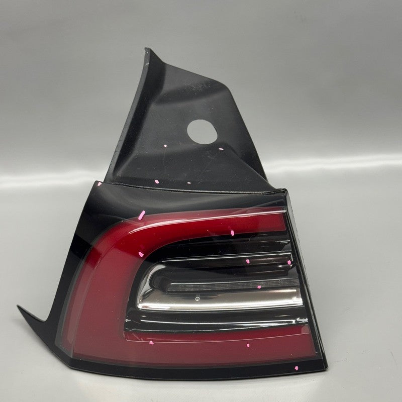 TESLA MODEL 3 TAIL LIGHT LEFT DRIVER 2017 2018 2019 2020 2021 LED OEM